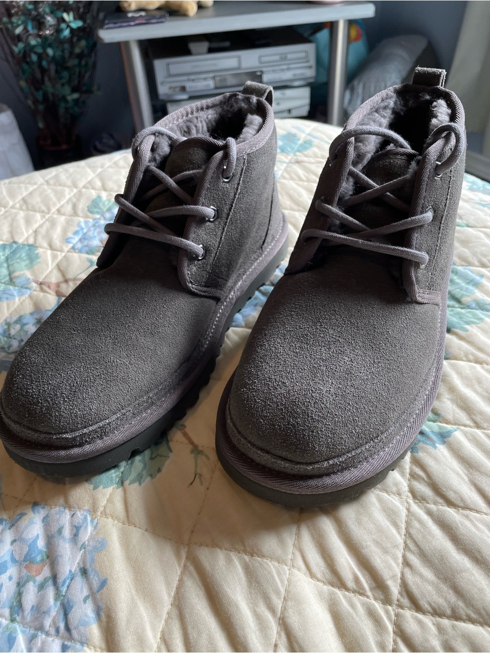 UGG Boots Neumel Suede in Dark Gray